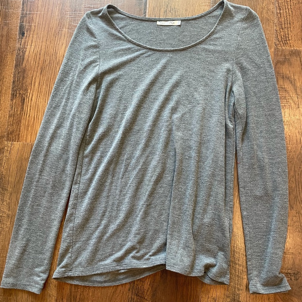 Gray top